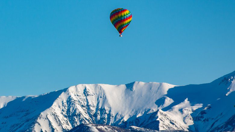 Воздушный шар над Альпами