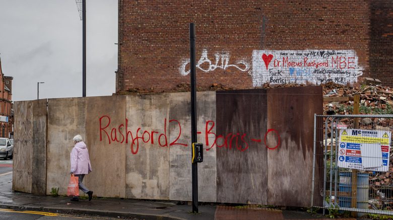 Граффити в Манчестере Великобритания 2020 год