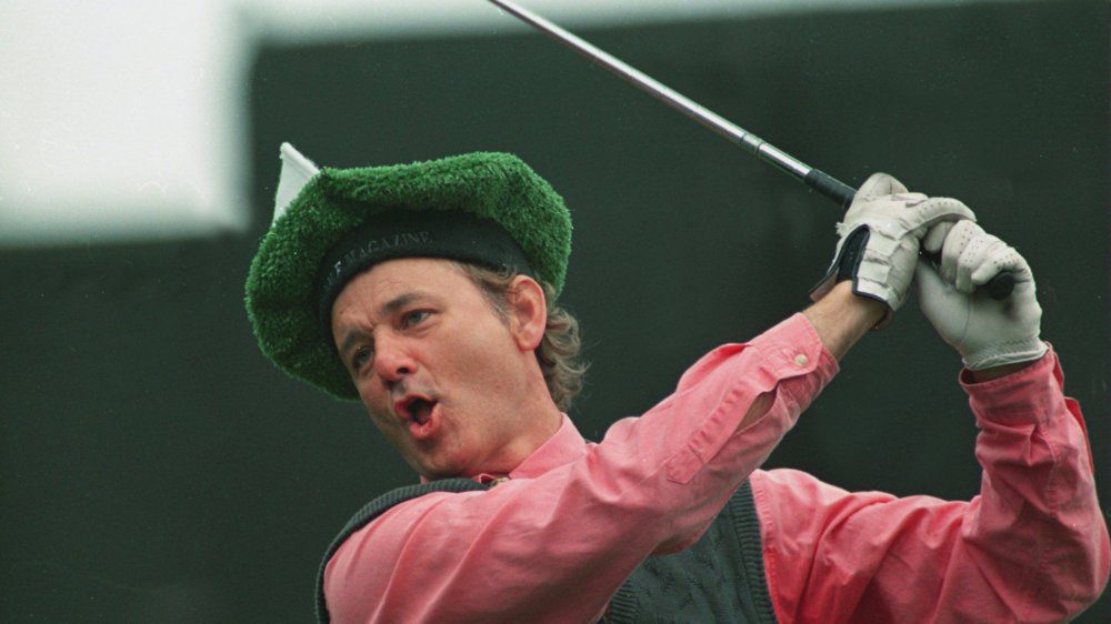 Билл Мюррей играет в гольф