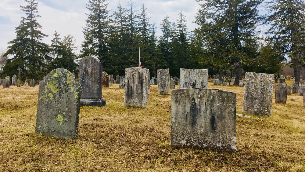коннектикутское кладбище