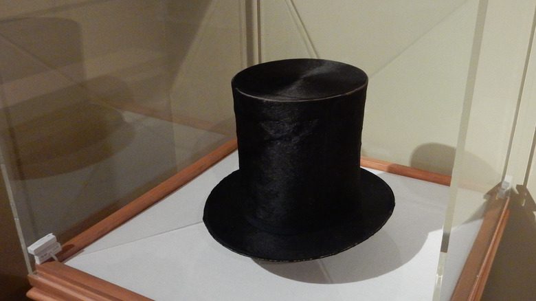 Шляпа с печной трубой Авраама Линкольна