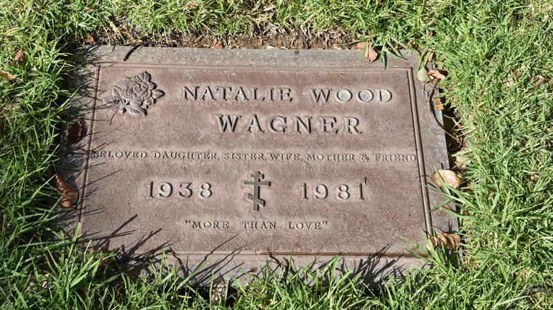 Надгробный камень Натали Вуд