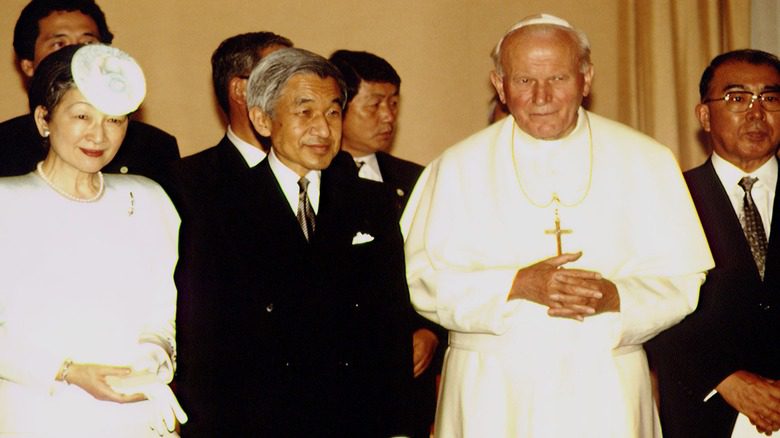 Акихито встречается с Папой Римским