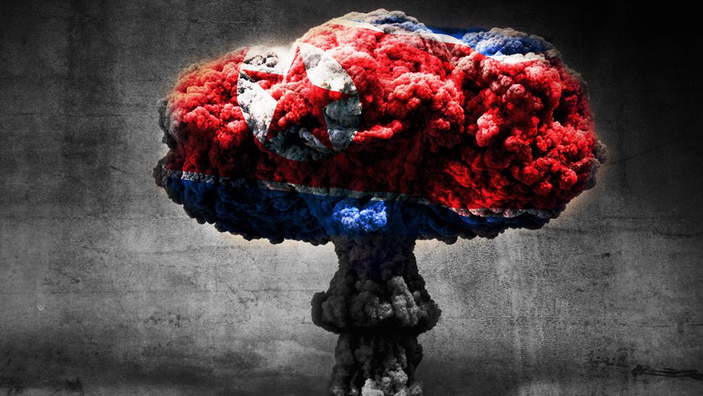 Облако ядерного гриба с наложенным флагом Северной Кореи 