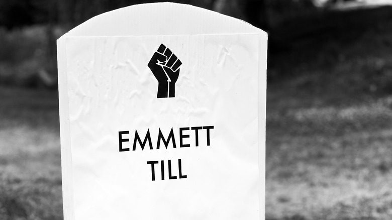 Символическое надгробие Эмметта Тилла 