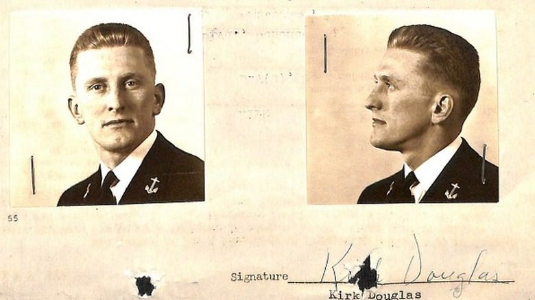 Кирк Дуглас, фотографии при поступлении на службу в ВМС, 1942 год