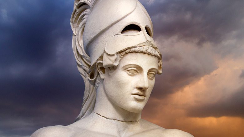 Статуя Перикла на закате 