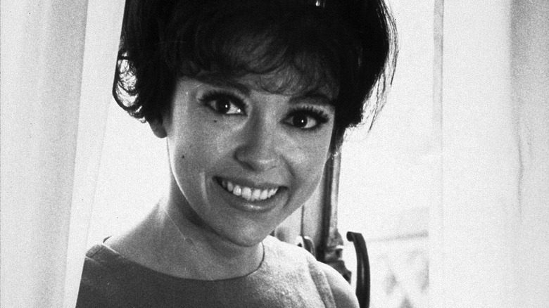 Рита Морено улыбается в 1965 году