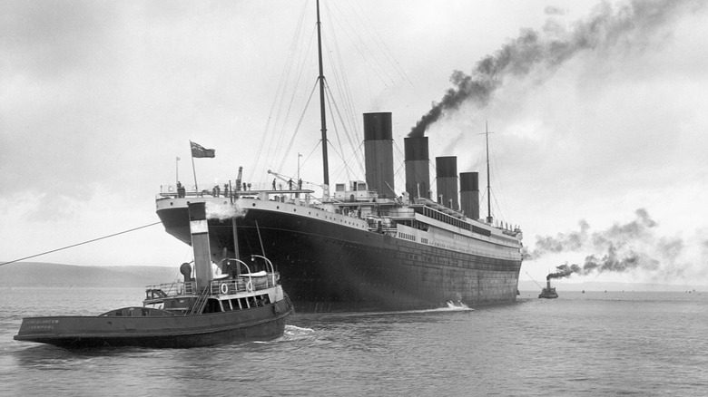 Титаник в черно-белом изображении