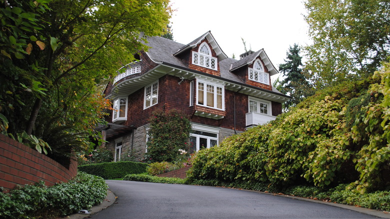 Передняя часть дома Курта Кобейна в Сиэтле