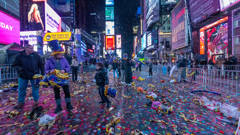Последствия падения шара на Таймс-сквер