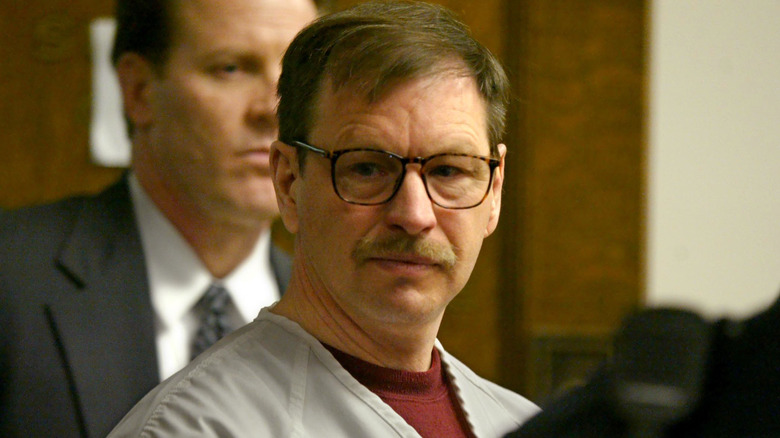 Гэри Риджуэй в суде во время процесса по делу об убийстве