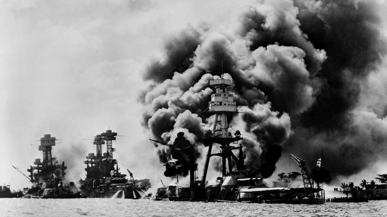 Разбомбленные корабли Перл-Харбора 1941 года
